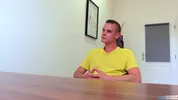 Polvo durante una entrevista de trabajo con el jefe