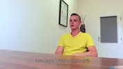 Polvo durante una entrevista de trabajo con el jefe