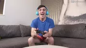 Streamer giovane adulto scopato da un fan – Caleb Morphy & Jesse Zeppelin