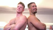 Due maschi muscolosi lottano nudi sul ring! – Brian Bonds & Trey Turner