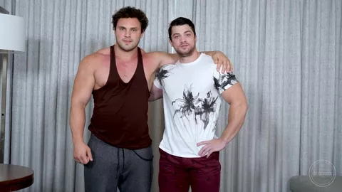 Vas y doucement mon cul est vierge – Collin Simpson & Ludvig