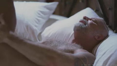 30 ans les séparent et le sexe est parfait – Zario Travezz & Lance Charger