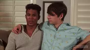 Jeune débutant dépucelé par un beau gosse black – Damien Ellis & Caleb Gray
