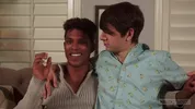 Jeune débutant dépucelé par un beau gosse black – Damien Ellis & Caleb Gray