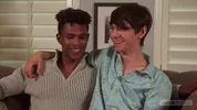 Jeune débutant dépucelé par un beau gosse black – Damien Ellis & Caleb Gray