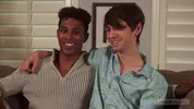 Jeune débutant dépucelé par un beau gosse black – Damien Ellis & Caleb Gray
