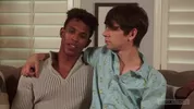 Jeune débutant dépucelé par un beau gosse black – Damien Ellis & Caleb Gray