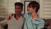 Jeune débutant dépucelé par un beau gosse black – Damien Ellis & Caleb Gray