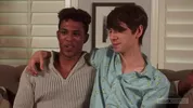 Jeune débutant dépucelé par un beau gosse black – Damien Ellis & Caleb Gray