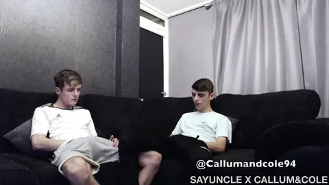 Ragazzi etero del calcio: pompini, sodo ed eiaculazione