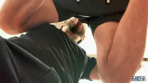 Manscaping – Aitor Fornik & Manuel Scalco