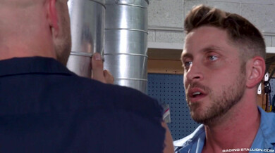 Il grosso tubo dell'idraulico – Logan Stevens & Johnny Ford