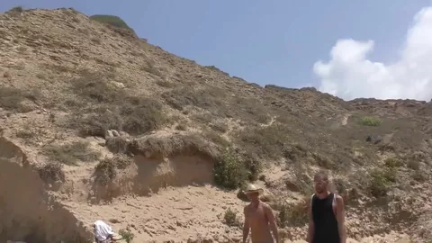 Cruising sur une plage naturiste 3