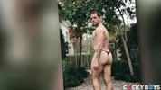 Tayte Hanson aguenta o pau enorme do twink novato Zach Astor