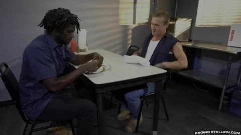 Collègues en chaleur – Devin Trez & Isaac X