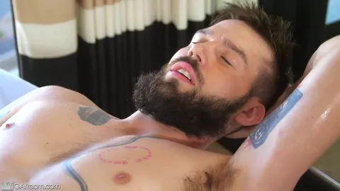 Arabischer Masseur fi**t seinen Hipster-Kunden – Arad Winwin & Buck Richards