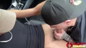Blowjob im Auto unter Thugs