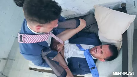 Il capo si scopa l’assistente – Damon Heart & Franky Fox