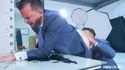 El jefe se folla al asistente – Damon Heart & Franky Fox