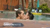 Giochi in piscina – Carter Woods & Dakota Payne