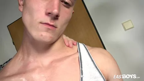 Gaston Bayer – Muscle Worship