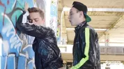 Lascars en tenues de nylon baisent dans un coin discret  – Casper Ivarsson & Jack Flynn