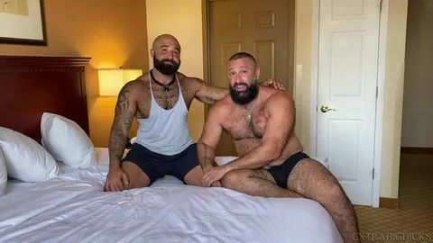 Cul arrosé de jus — Atlas Grant & Alex Tikas