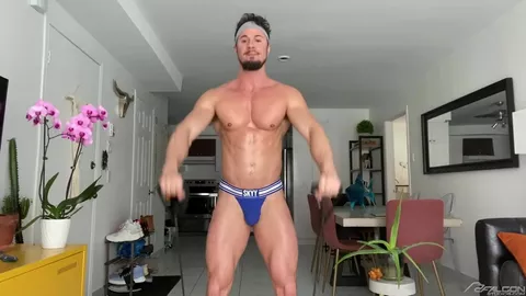 Skyy Knox reitet auf einem Riesendildo