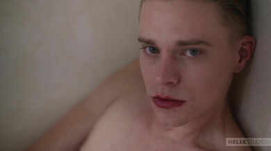 Harley Xavier sous la douche