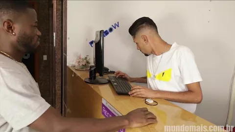 Baise hard à la réception de l’hôtel — Giovani & Pedro Interior