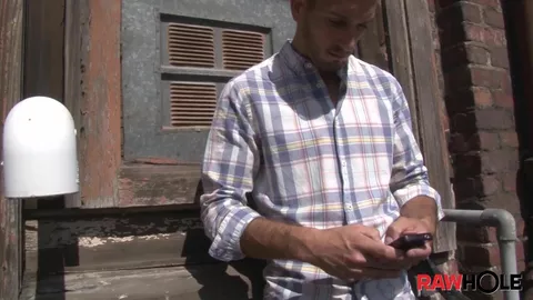 Sento rápido no beco — Dylan Hyde & Antonio Biaggi