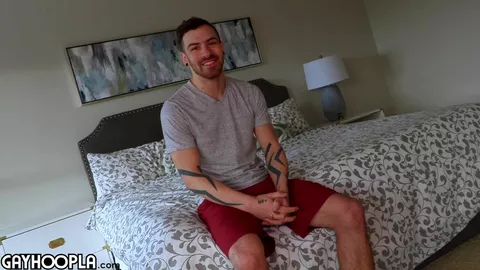 Tätowierter Hengst — Ty Carter