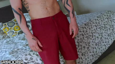 Macho tatuado — Ty Carter