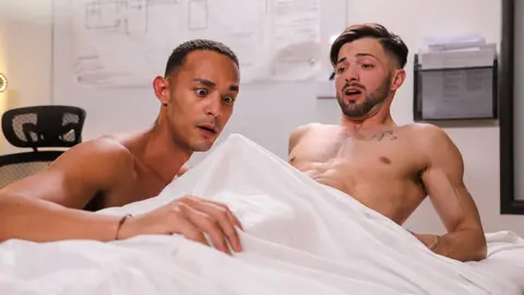 AJ Sloan, Casey Everett — Entre de mauvaises mains