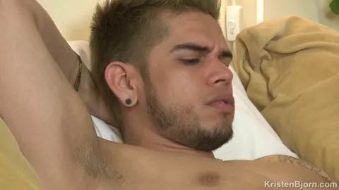 Risveglio bollente — Delan Benobe & Santi Sexy