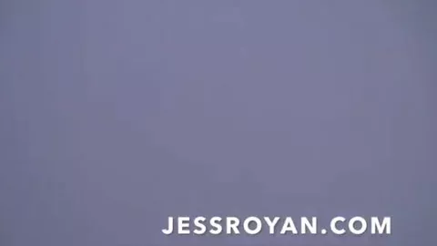 Jess Royan follado a pelo en una backroom