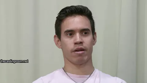 Oliver se masturbe pour un casting porno