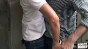 Un coin discret pour baiser dans le quartier
