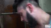 Un coin discret pour baiser dans le quartier