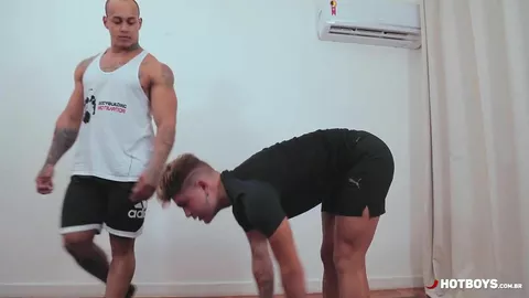 Quand le coach sportif baise son élève