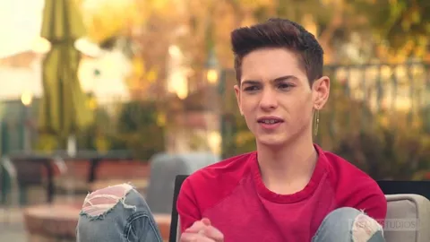 Backstage Helix: Ashton Summers & Riley Finch