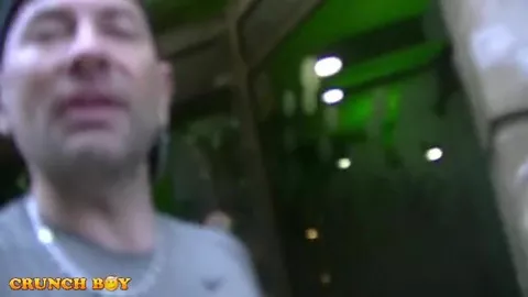 Los camareros de Boyberry Club Madrid follan en público