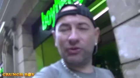 Los camareros de Boyberry Club Madrid follan en público