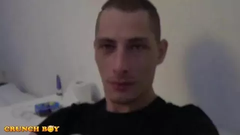 Le touriste latin LEON baise royalement Ricco FATALE à Paris