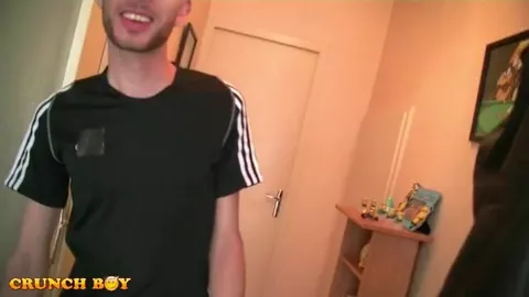 Le mécano me suce la bite