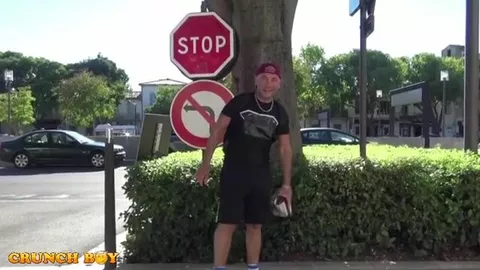 Chulos bien dotados se dan duro en los sótanos