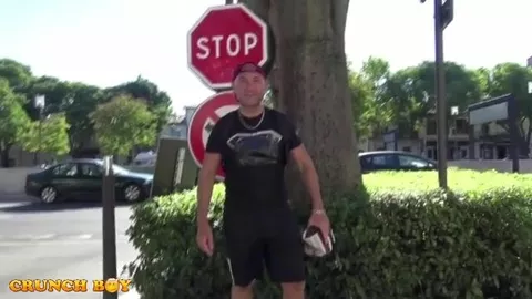 Chulos bien dotados se dan duro en los sótanos