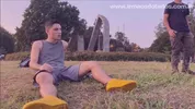 Tätowierter Twink mit großem Schwanz fickt einen Anfänger — Atlas Xavier & Gabriel
