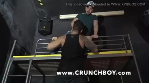 Bono 25enne adora sfondare daddy pelosi in club