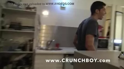 O frenchy FILIP comido sem camisinha por latino dominante